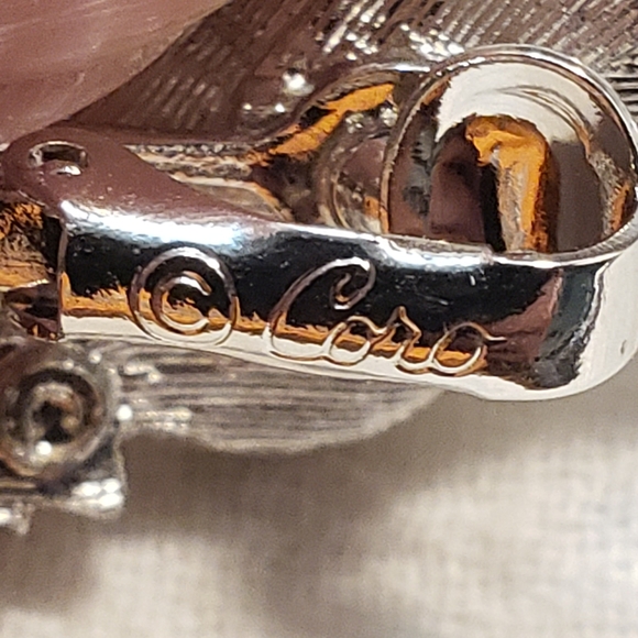 Beautiful Vintage Coro Brushed Silvertone Curled Leaf Brooch & matching earrings - Picture 4 of 5